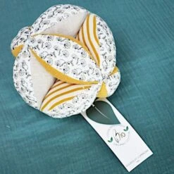 Balle Sensorielle Avec Hochet Fleuri-Ocre 15cm Coton Bio Doudou Et Compagnie® - Doudou Bio Français 10 Balle Sensorielle Avec Hochet Fleuri-Ocre 15cm Coton Bio Doudou Et Compagnie® - Doudou Bio Français -Doudou Bio Promos Boutique balle sensorielle avec hochet fleuri ocre 15cm coton bio doudou et compagnie doudou bio francais 3