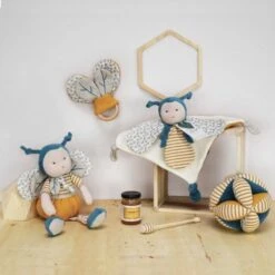 Doudou Peluche Pollen L'abeille 30cm Coton Bio Doudou Et Compagnie® - Doudou Bio Français -Doudou Bio Promos Boutique doudou peluche pollen l abeille 30cm coton bio doudou et compagnie doudou bio francais 4