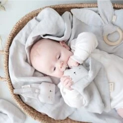Doudou Plat Carré Lapin Gris Argent Fabelab® Coton Bio GOTS - Doudou Bio Scandinave -Doudou Bio Promos Boutique doudou plat carre lapin gris argent fabelab coton bio gots doudou bio scandinave 3