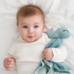 Doudou Plat Lange Coton Bio Baleine APunt Barcelona® 30cm- Doudou Bébé Bio 8 Doudou Plat Lange Coton Bio Baleine APunt Barcelona® 30cm- Doudou Bébé Bio -Doudou Bio Promos Boutique doudou plat lange coton bio baleine apunt barcelona 30cm doudou bebe bio 2