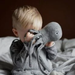 Grande Peluche Poulpe 60cm Filibabba® -Doudou Peluche Design Scandinave -Doudou Bio Promos Boutique grande peluche poulpe 60cm filibabba doudou peluche design scandinave 5