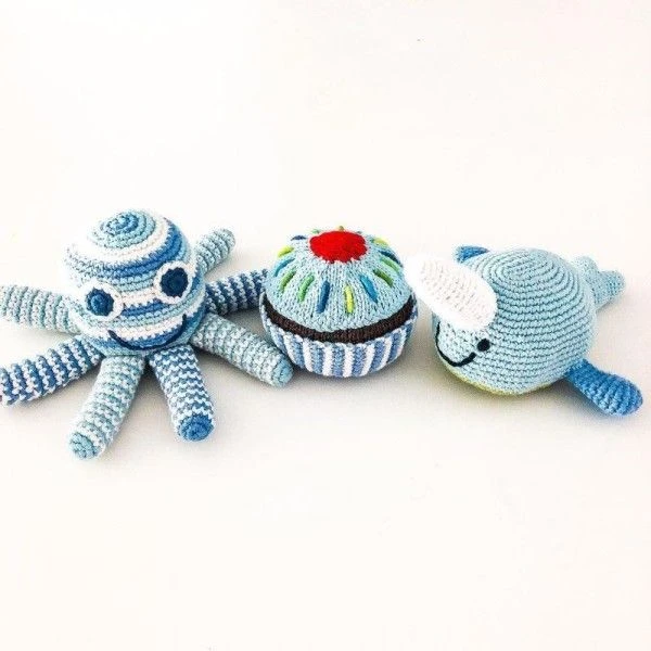 Hochet Narval Organic 15cm Pebble® Maille Crochet Coton Bio - Hochet Bébé Bio 2 Hochet Narval Organic 15cm Pebble® Maille Crochet Coton Bio - Hochet Bébé Bio – Image 2