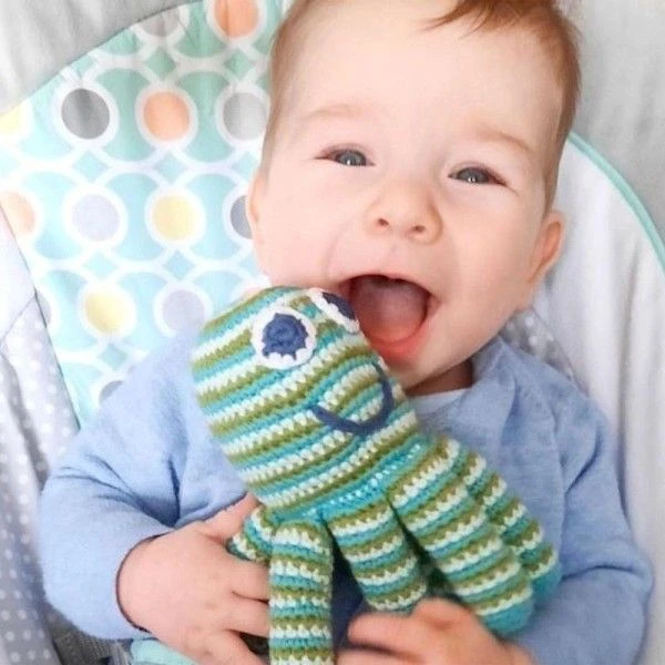 Hochet Poulpe Organic 15cm Pebble® Maille Crochet Coton Bio - Hochets Bébé Bio 3 Hochet Poulpe Organic 15cm Pebble® Maille Crochet Coton Bio - Hochets Bébé Bio – Image 3