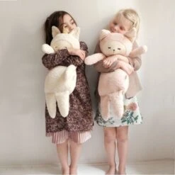 Peluche Big Buddy Bunny Rose Fabelab® 54cm Coton Bio GOTS -Ours Peluche Bio Tissu 8 Peluche Big Buddy Bunny Rose Fabelab® 54cm Coton Bio GOTS -Ours Peluche Bio Tissu -Doudou Bio Promos Boutique peluche big buddy bunny rose fabelab 54cm coton bio gots ours peluche bio tissu 2
