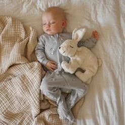 Peluche Bouillotte Lapin Endormi Beige Coton Bio 30 Cm Senger® - Peluches Naturel Senger -Doudou Bio Promos Boutique peluche bouillotte lapin endormi beige coton bio 30 cm senger peluches naturel senger 4