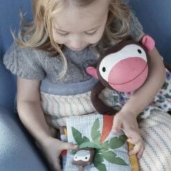 Peluche Singe Robe à FleursFrida 32cm Coton Bio Franck & Fischer® - Peluche Coton Bio -Doudou Bio Promos Boutique peluche singe robe a fleurs frida 32cm coton bio franck fischer peluche coton bio 2