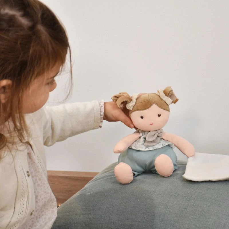 Poupée De Chiffon Joliflores Flore Et Son Doudou 22cm Coton Bio Jolijou® - Poupée Bio 3 Poupée De Chiffon Joliflores Flore Et Son Doudou 22cm Coton Bio Jolijou® - Poupée Bio – Image 3