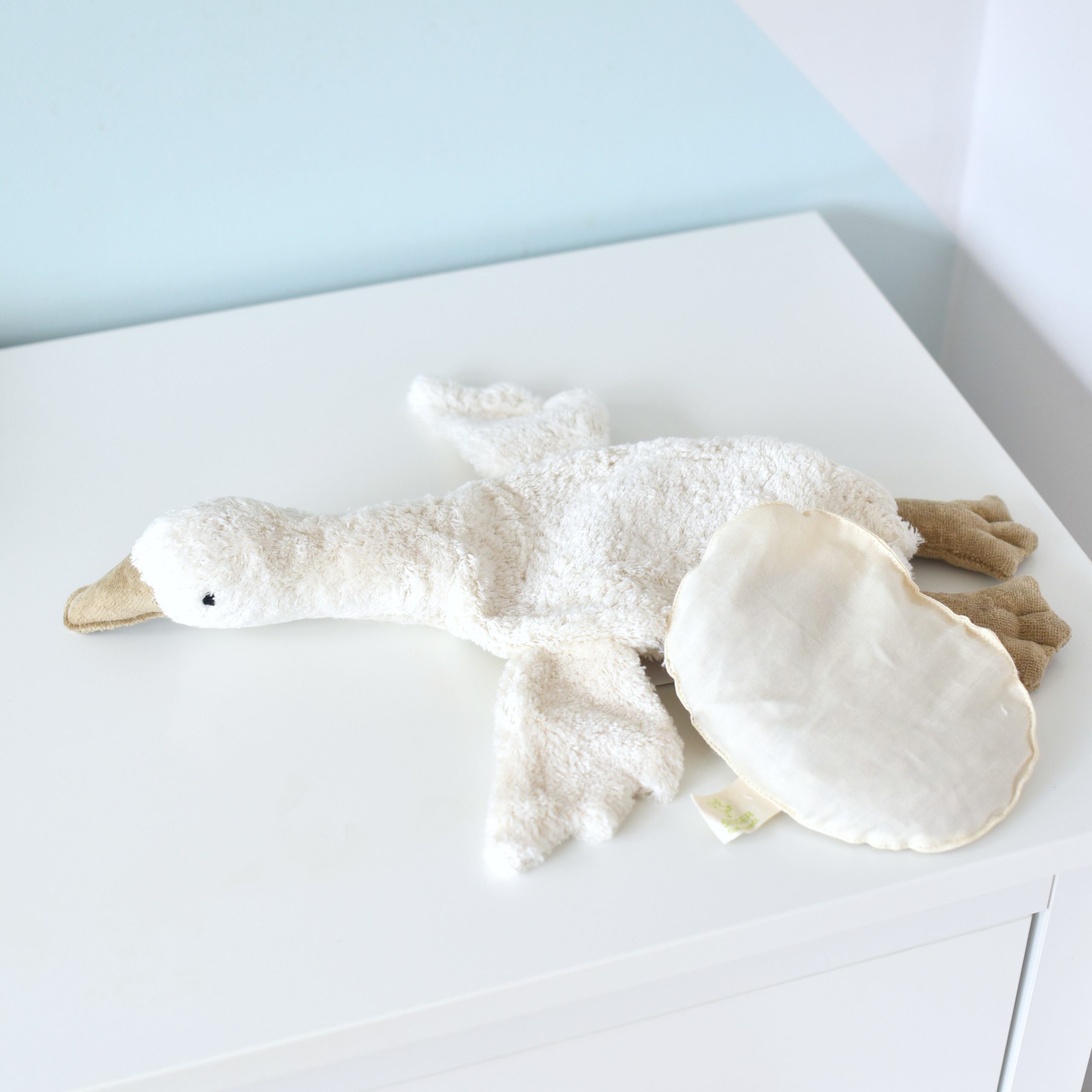 Doudou Bio Promos Boutique -Doudou Bio Promos Boutique Peluche doudou bouillotte oie Senger Naturwelt 10 scaled 1